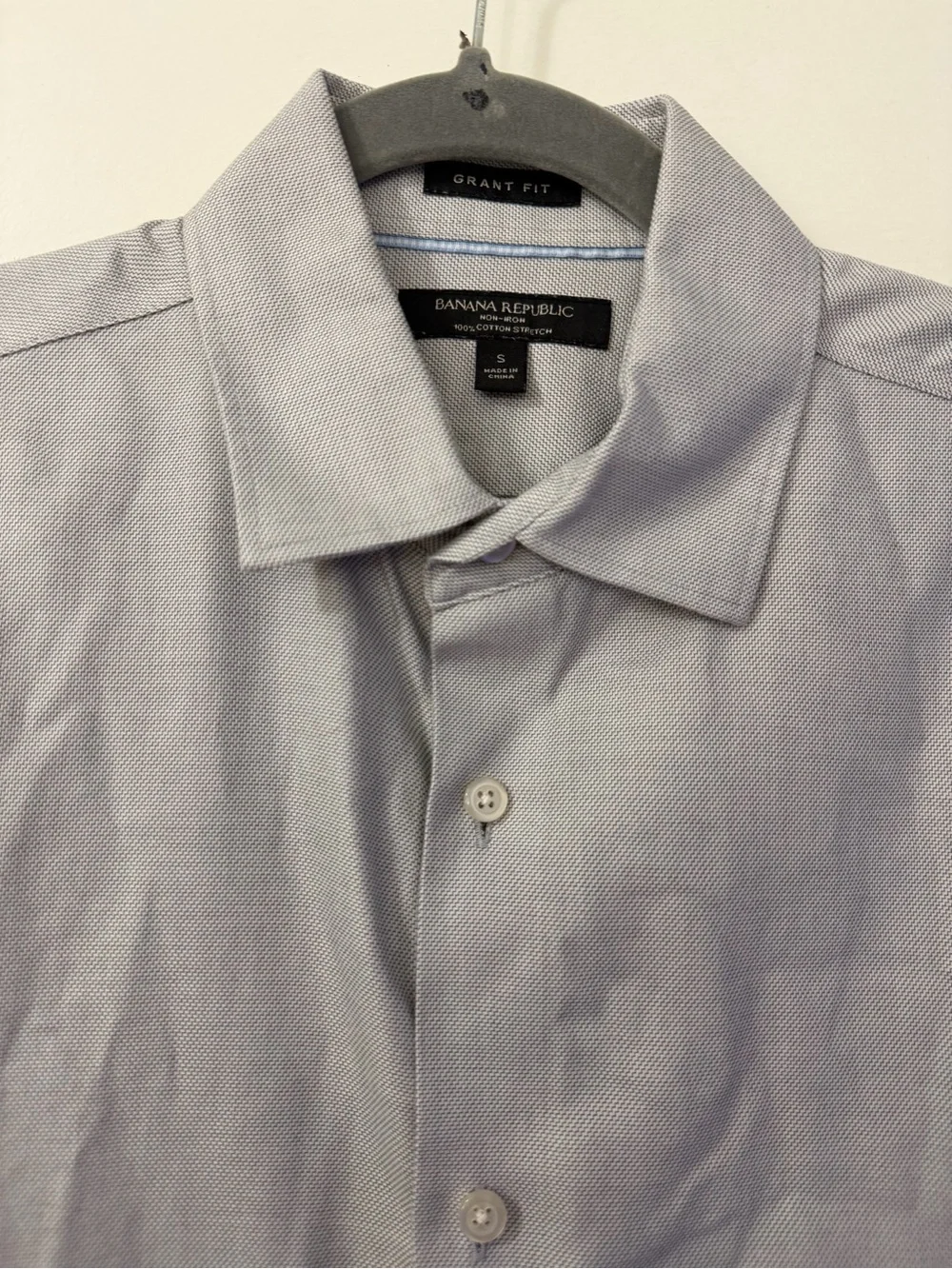 Banana Republic Men's Light Gray Dress Shirt with Spread Collar